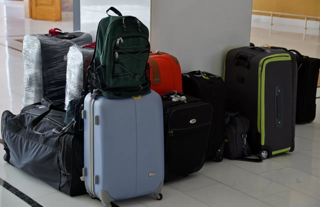 Jak wybrać idealną walizkę podróżną?